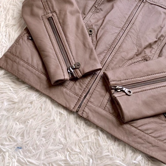 ✨Burberry Lamb Leather Jacket✨ Size XS - Picture 3 of 10